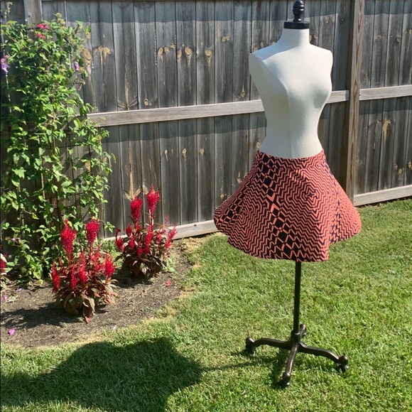 blu pepper abstract above knee skirt. Like new. - Picture 16 of 16